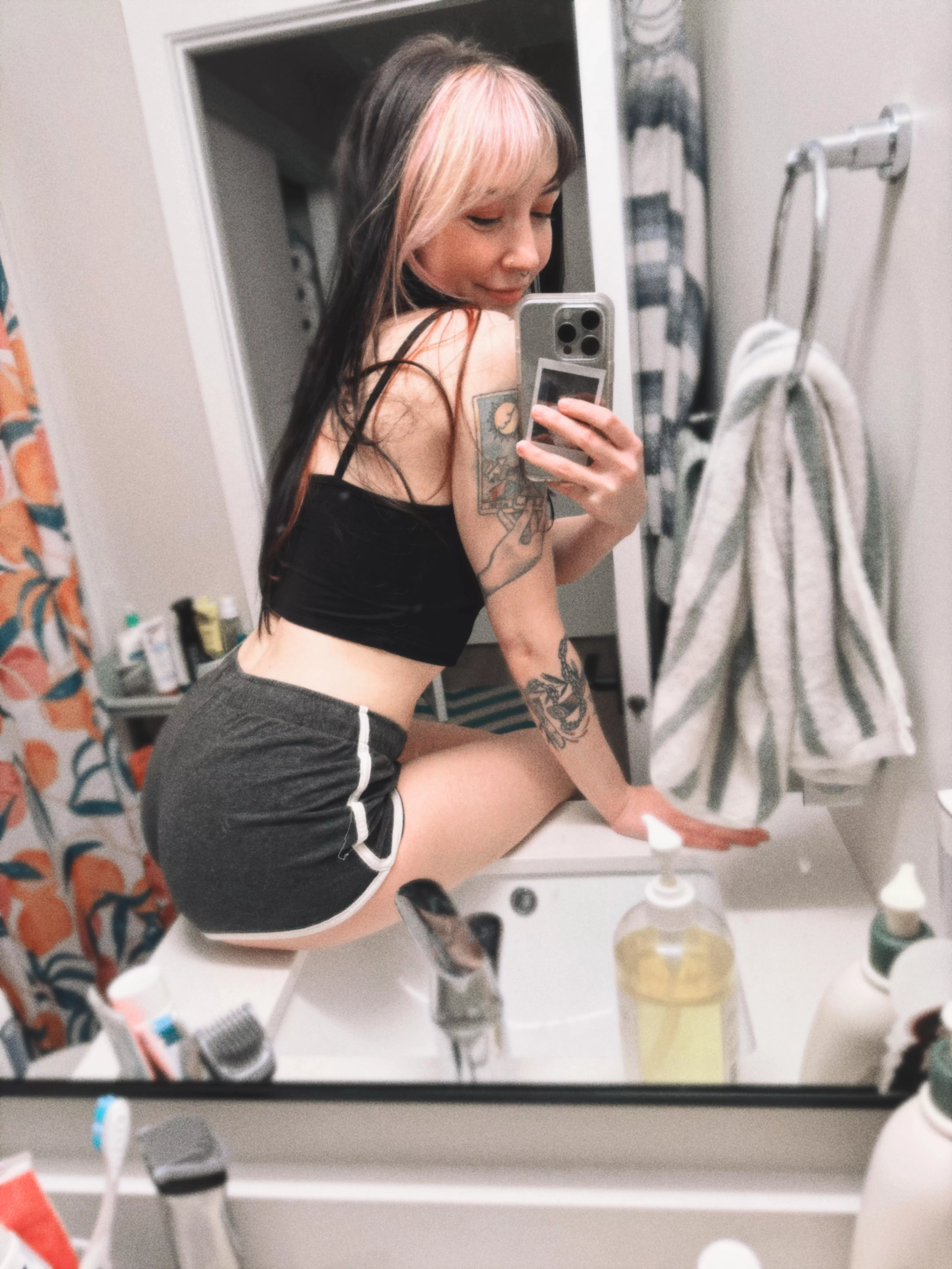 Need a spankin posted by lilhoneybeee