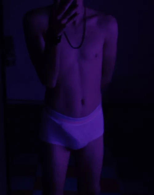 Oh, looks who's hard 💜 by Twinky-pie