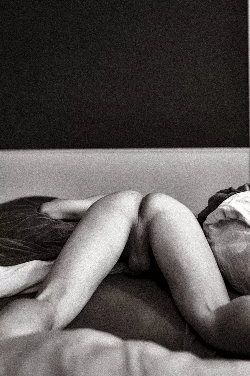 oh no I fell 😔 by Bame92