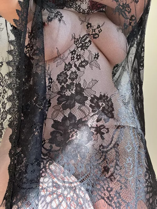 Playing with lace by faekitti