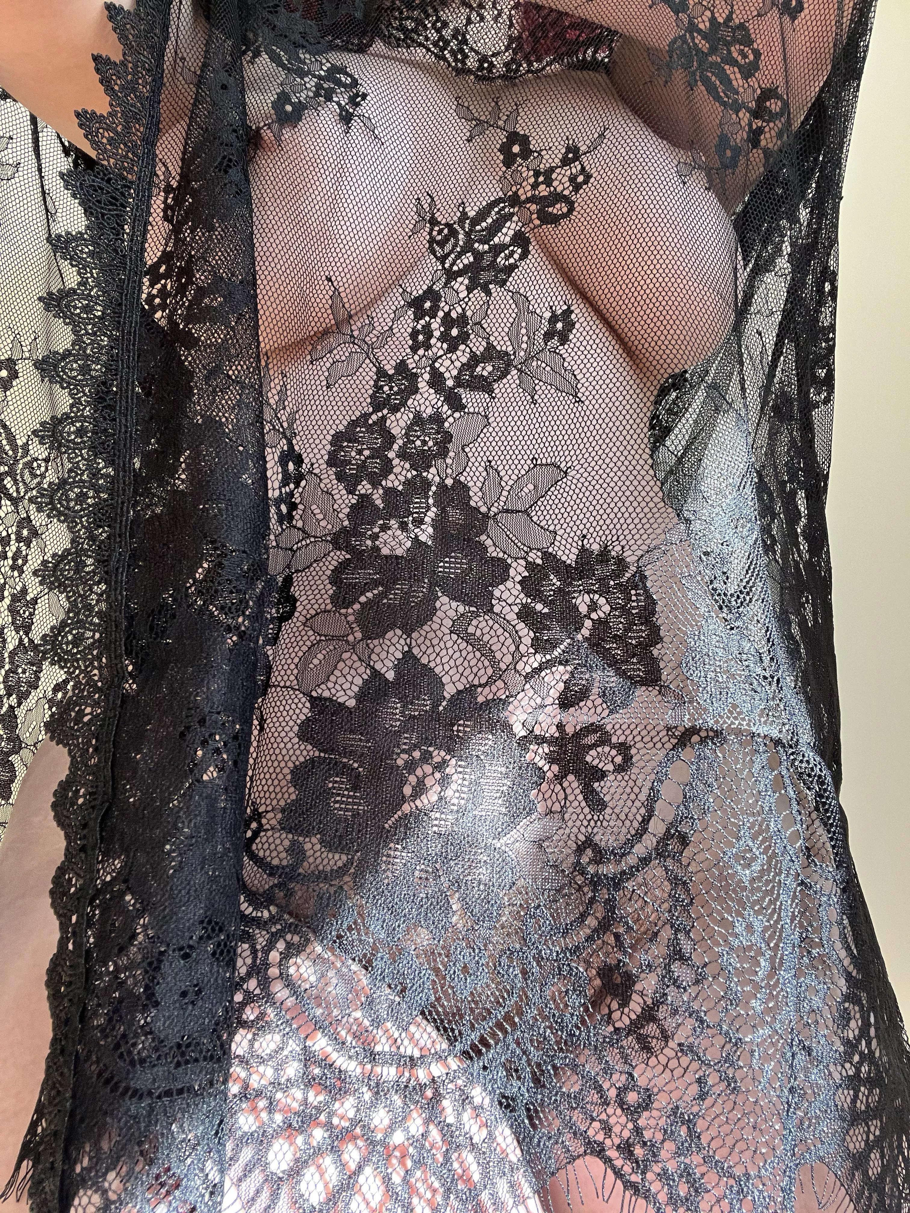 Playing with lace posted by faekitti