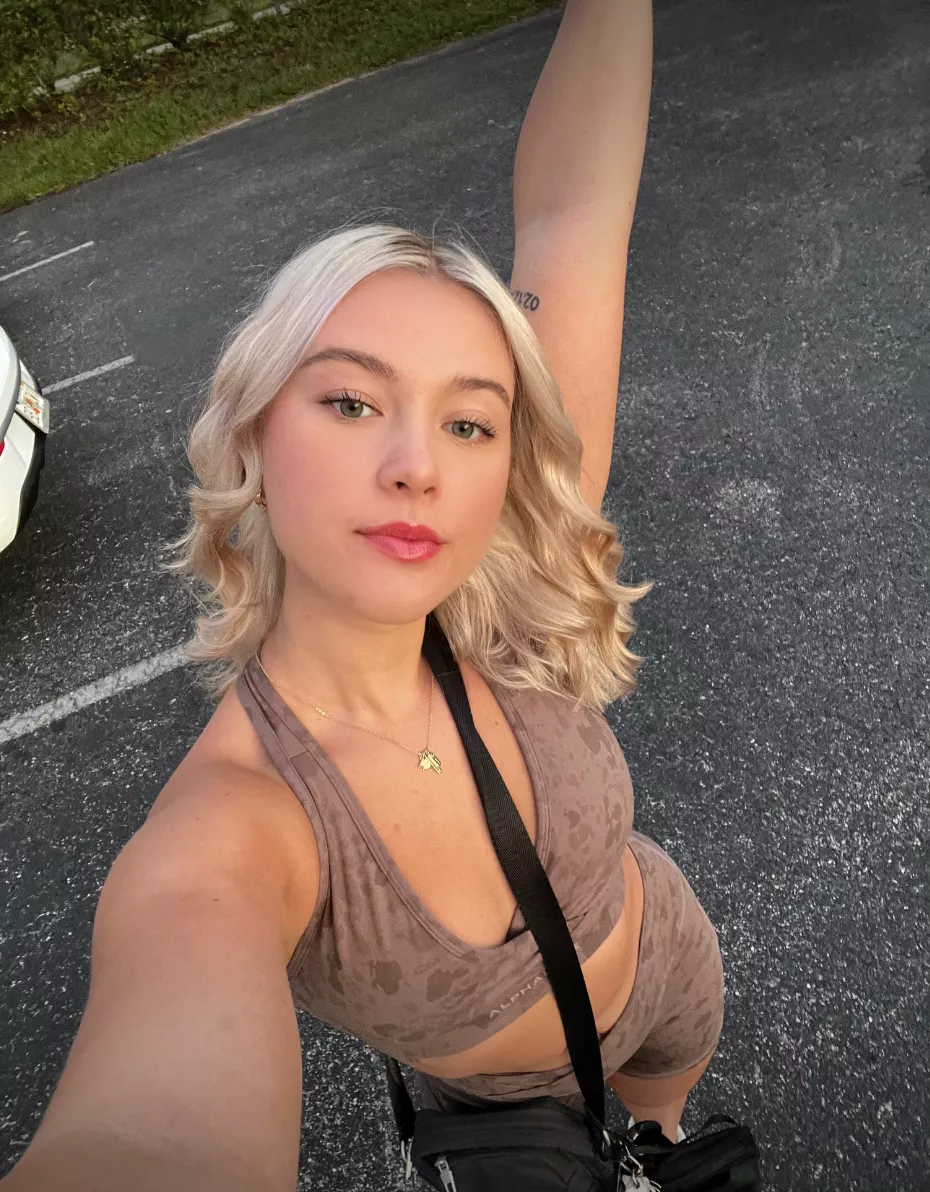 Sexy, happy, and horny posted by sidmin