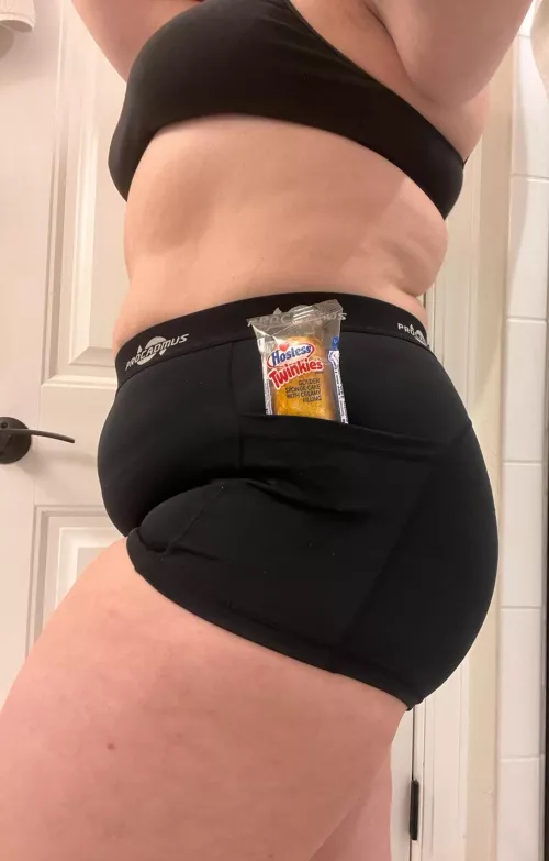 Stuff me with your Twinkie  by whitegirlsummer1