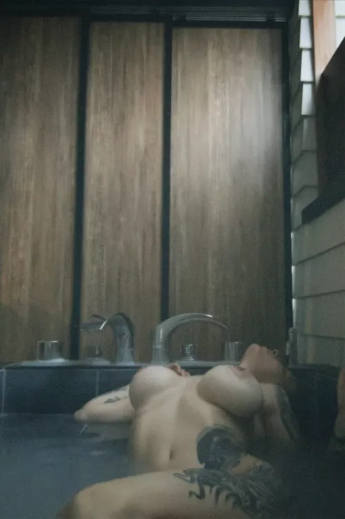 The naked goddess of love by Apprehensive-Spell29