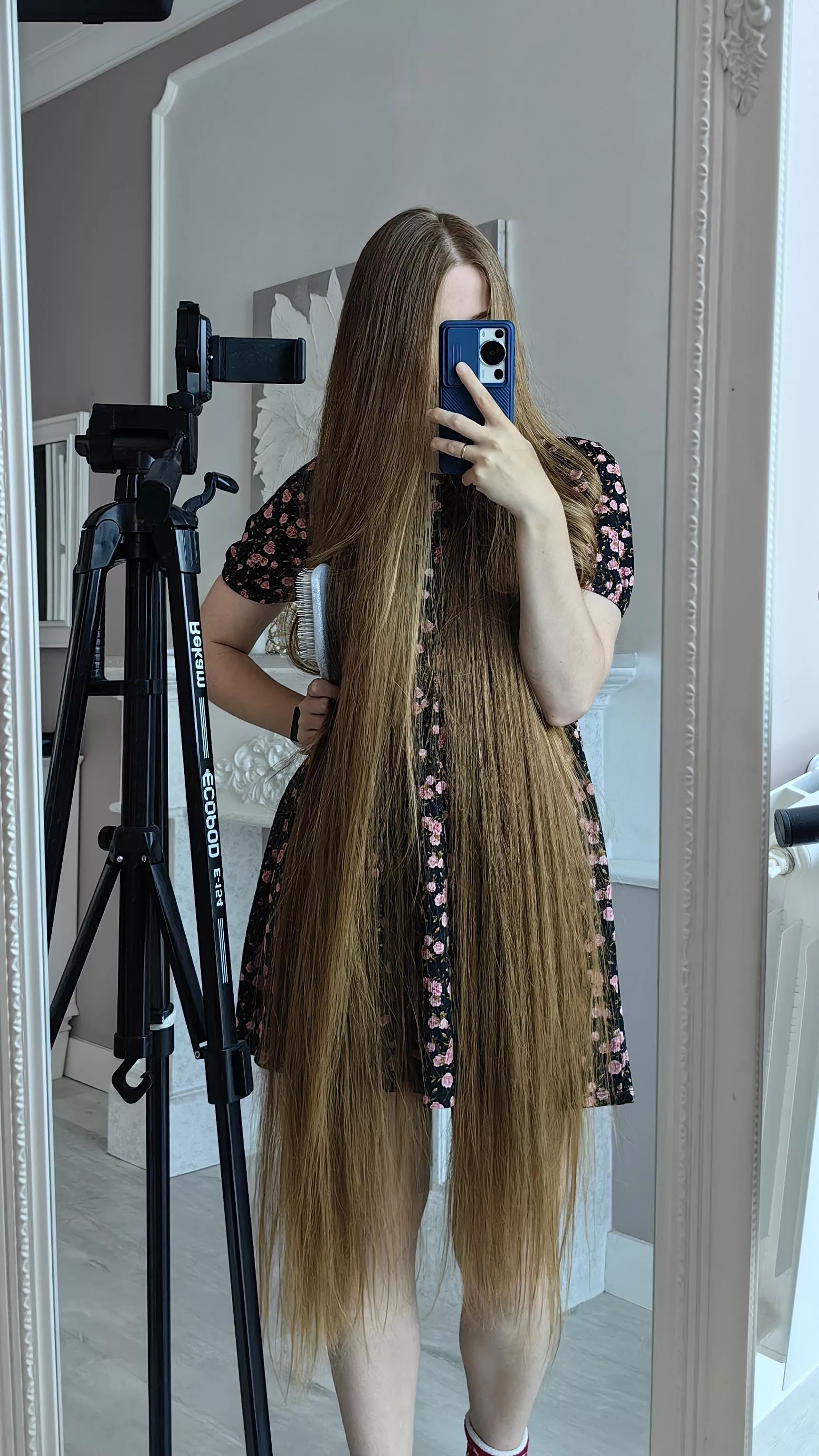 The next goal is to grow to the floor level😅✌️ The longer the hair, the more spectacular posted by nyata_longhair