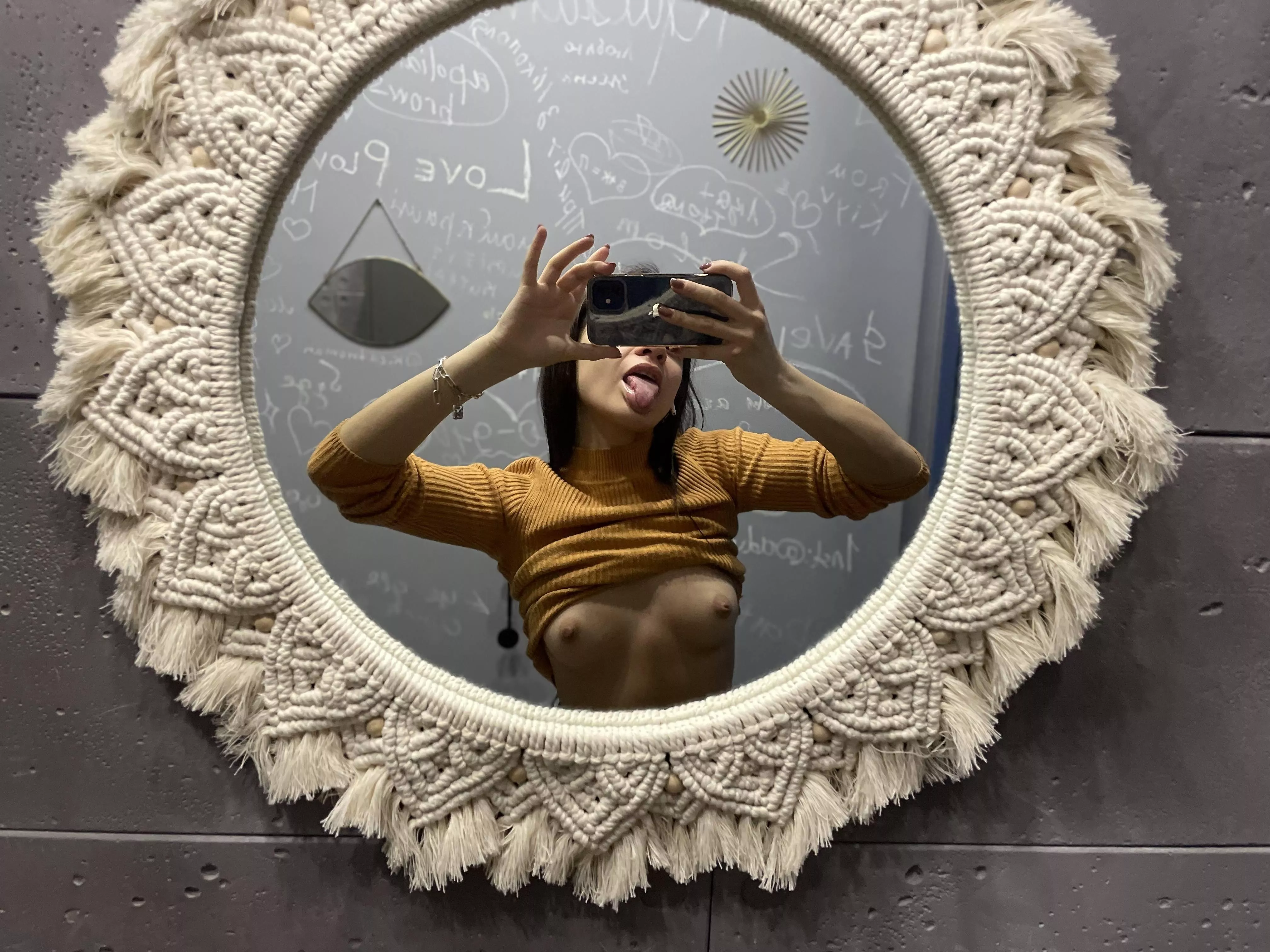 There is poor ventilation in the coffee toilet, it gets too hot posted by Queen_Voluptuousness