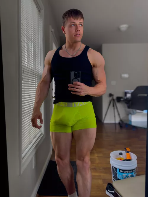 Want me to wash your car next 😜💚? by itslevilucky