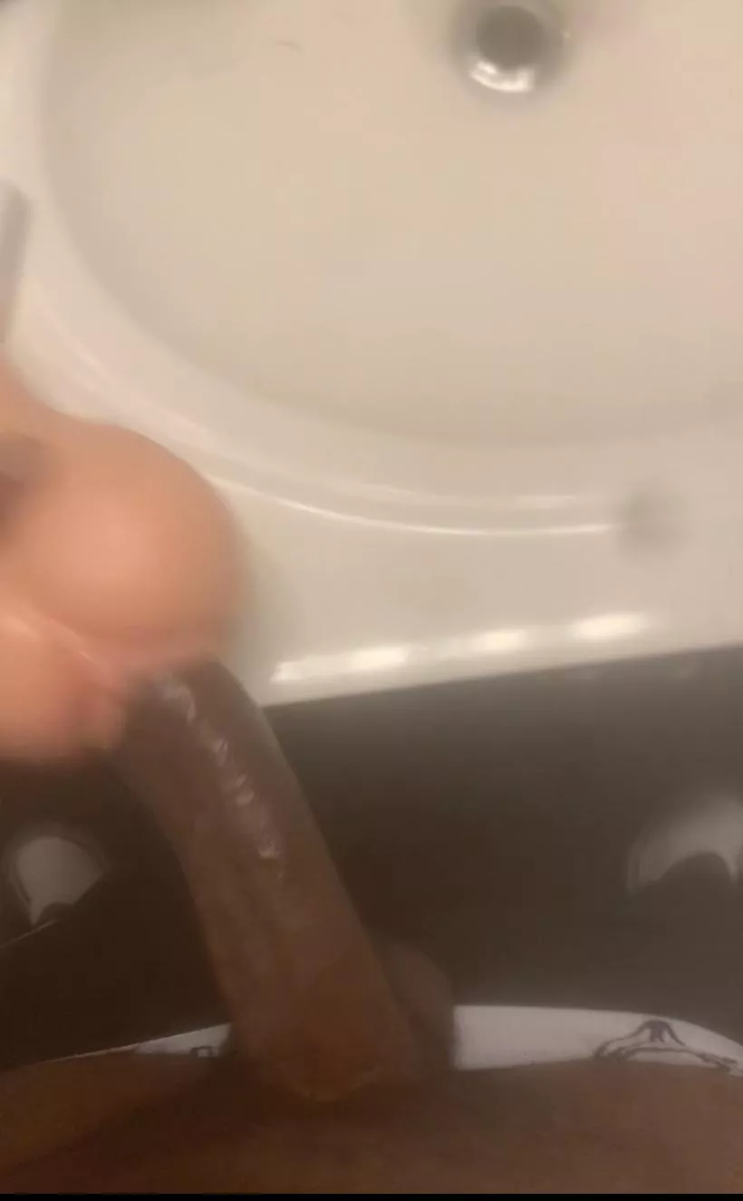 Who want to see me cum💦 posted by makeItCoount