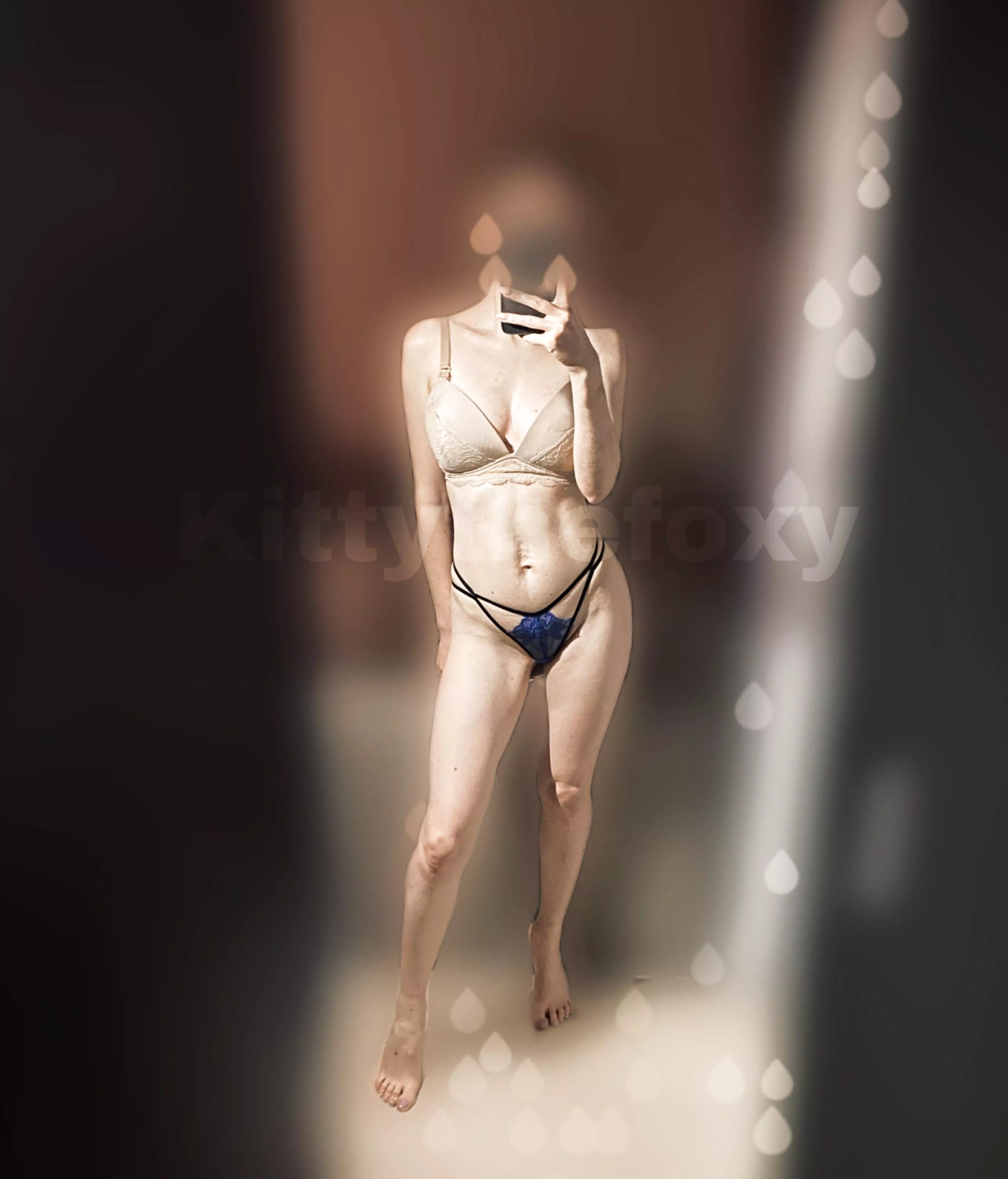 Your phone dings - unknown number. You get this selfie. What do you do posted by kittythefoxy