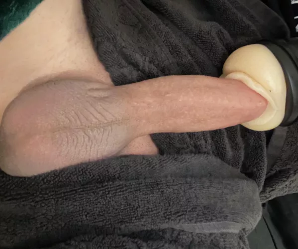 18 wanna watch me fuck my fleshlight? @hey77123 by hey3622