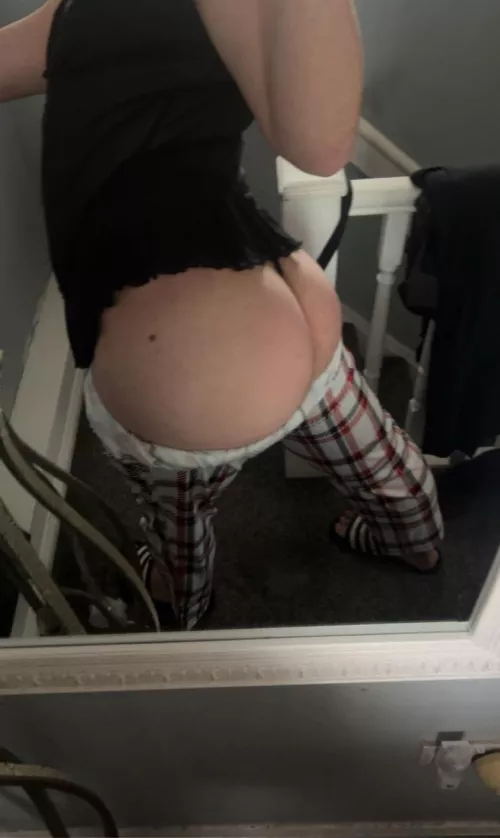 19 bottom uk🍑🍑 @josh2004_11 by Positive_Raccoon_348