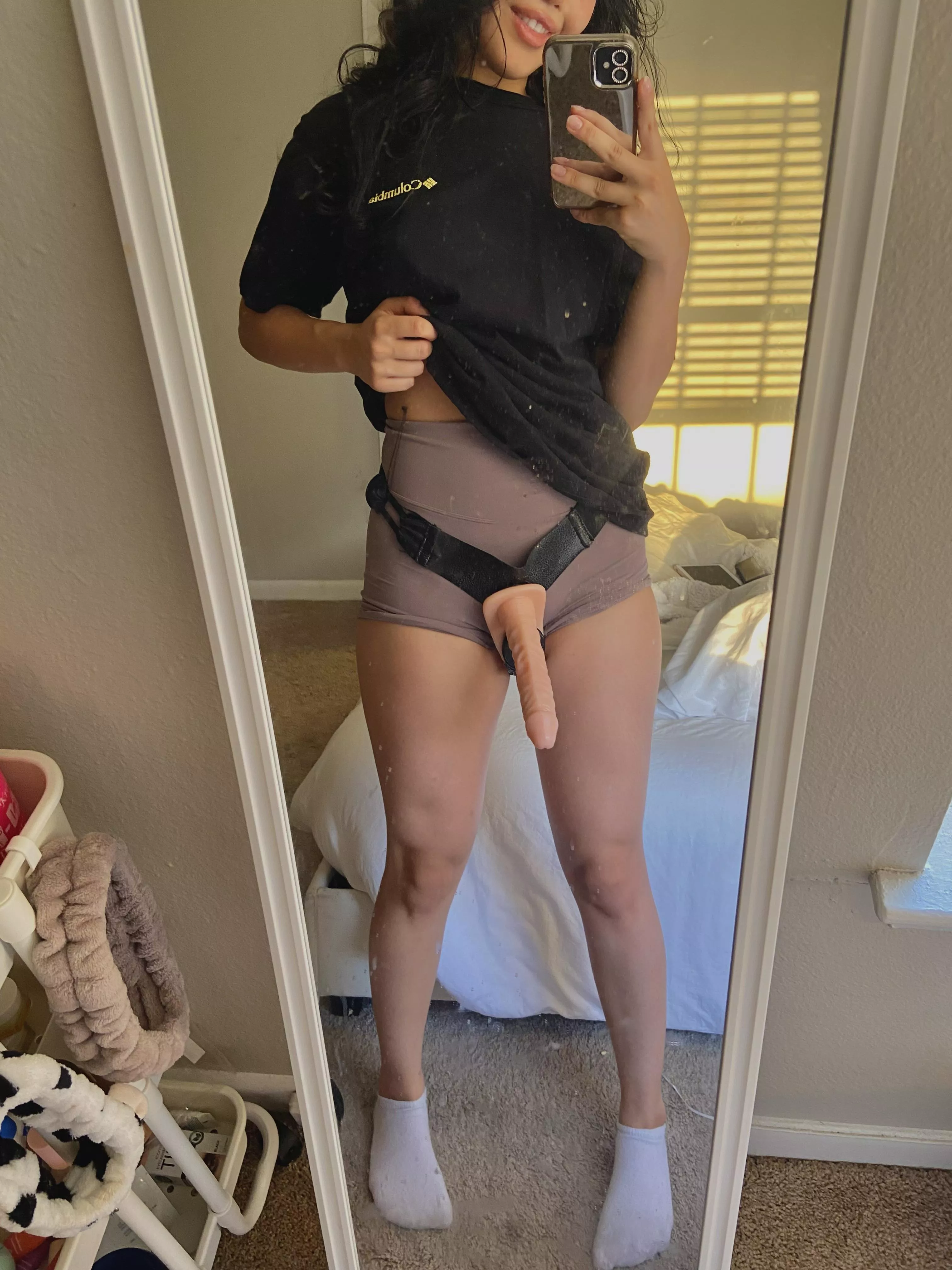 a lil tease before I hit the gym 😏 posted by melanienextdoorr