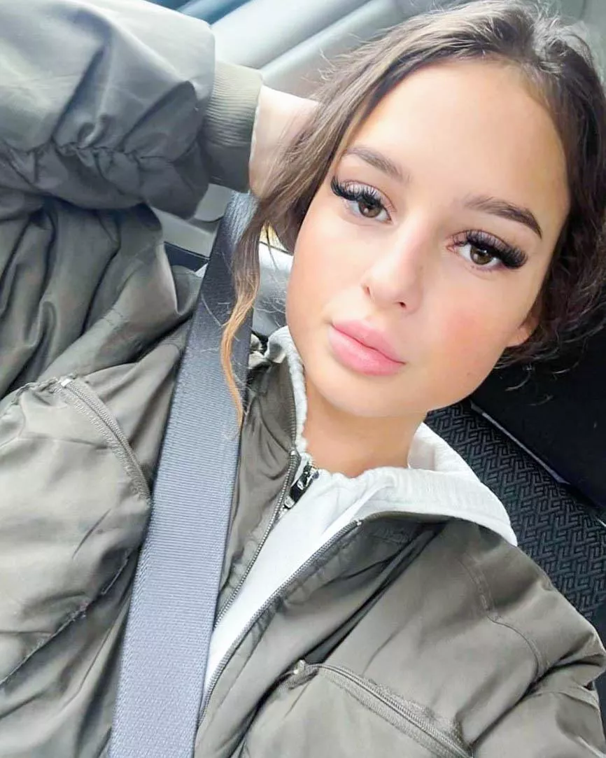 Am i distracting you? posted by Creepy-Chart116