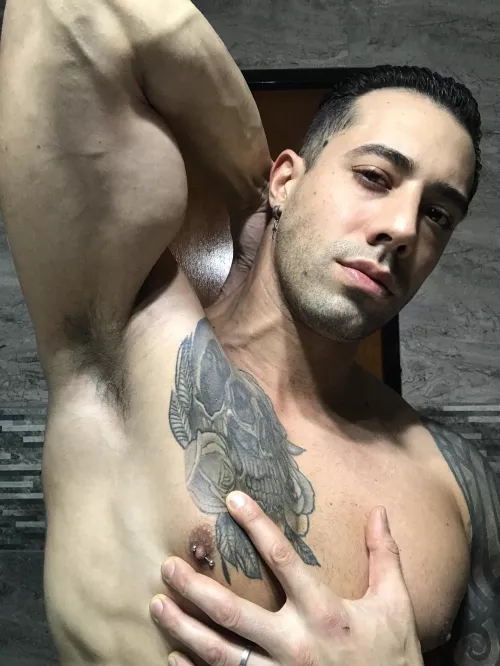 Do u like? Be honest 😌 by TattooedMuscled