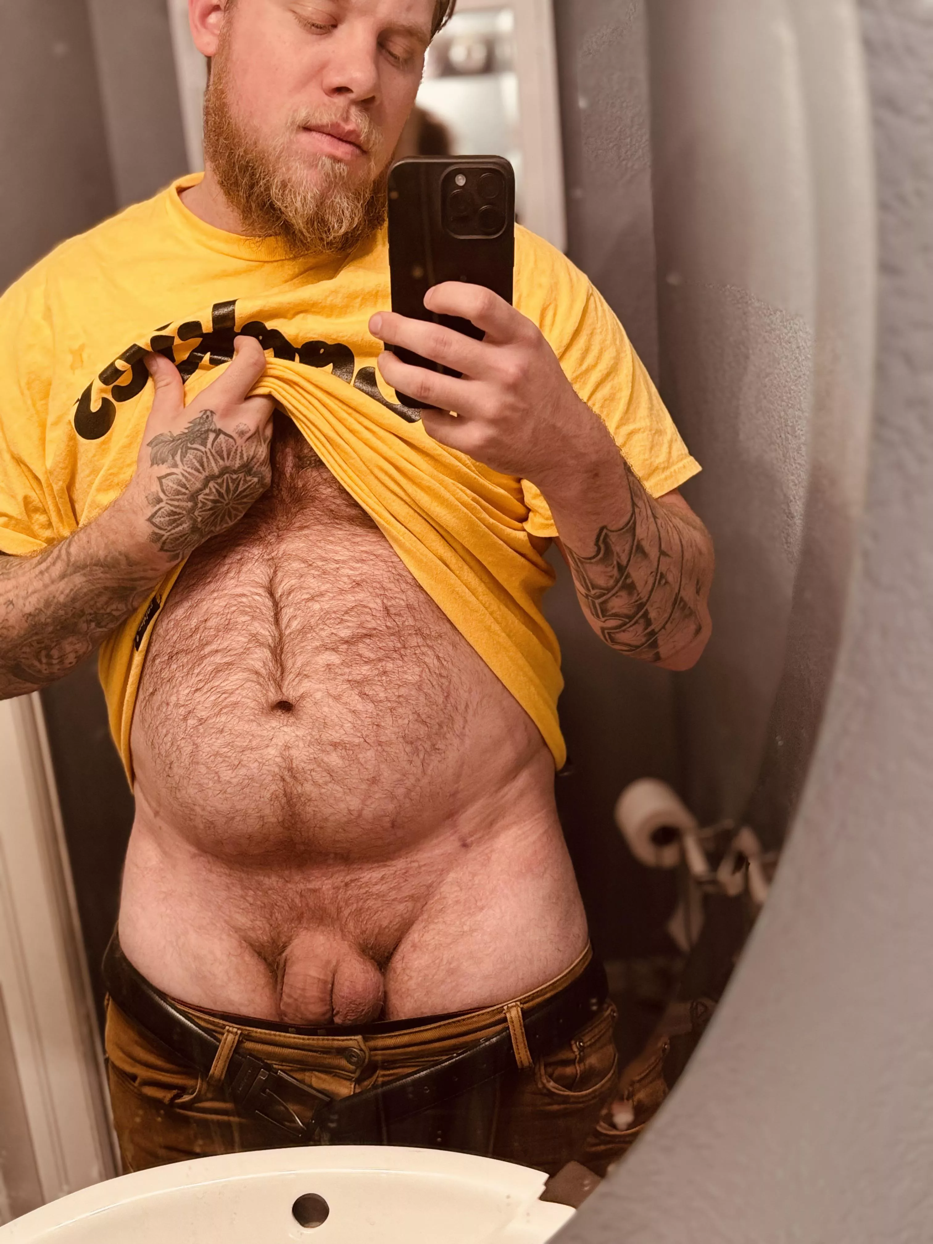 Do you like bears 🐻 😜? posted by HairyWhitecoco69