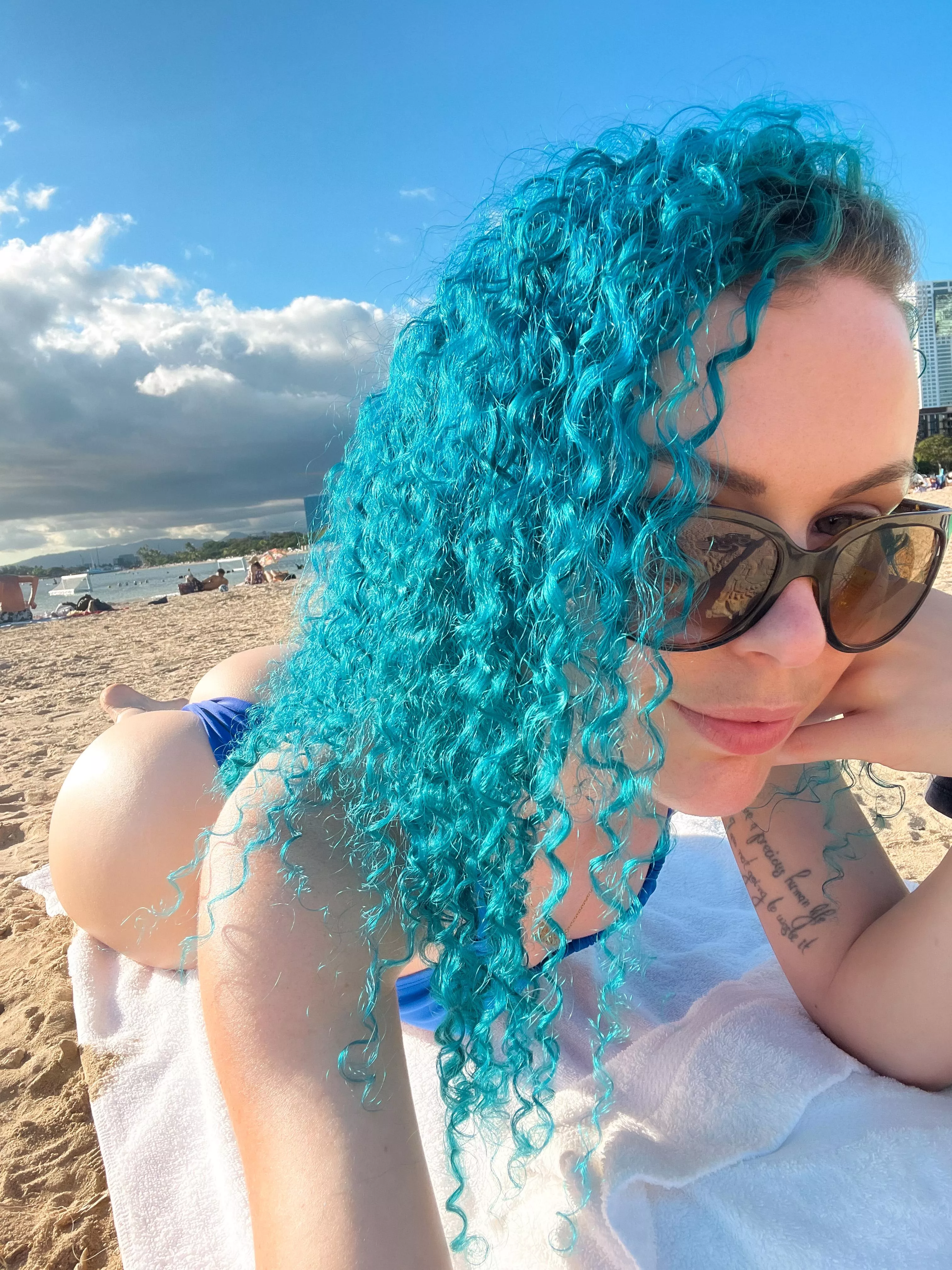 Does my hair colour fit my booty? posted by BobcatEnough9378