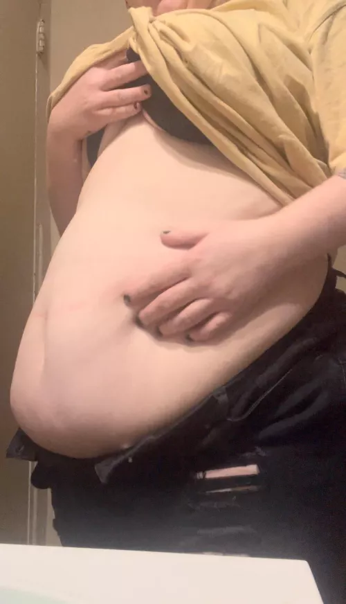 does my weight gain look good on me yet?  by Fit-Special-9305