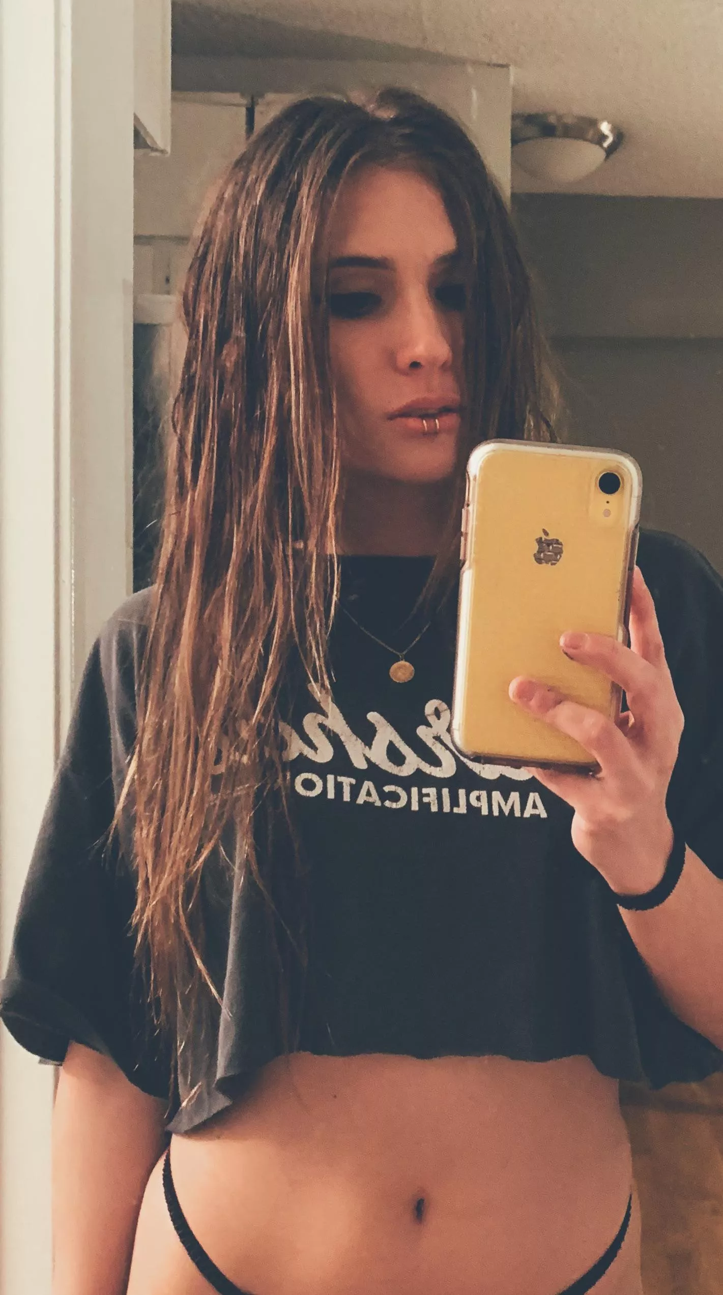 Don’t hate me for cropping all of my vintage tees 🙈 posted by Luna_Lee_Love