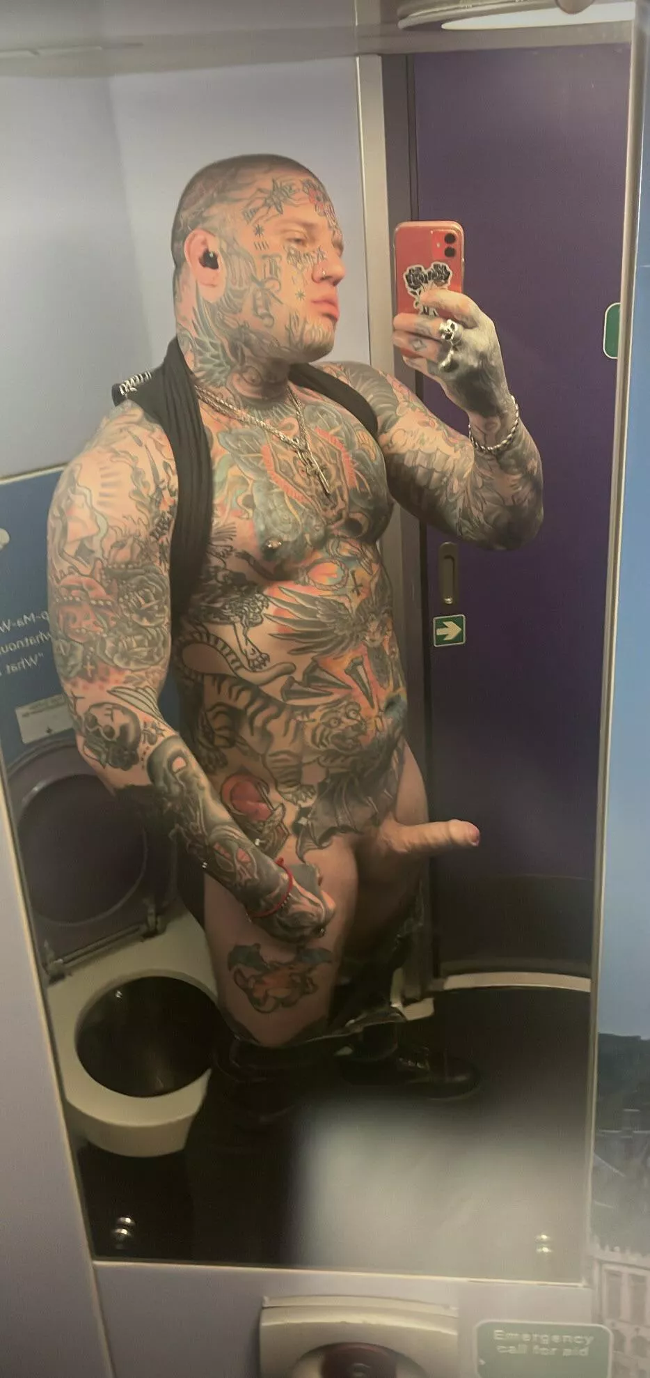 got too horny on the train, had a nice dirty wank and sat down again as if nothing had happened🥰 posted by detectivebubbles666
