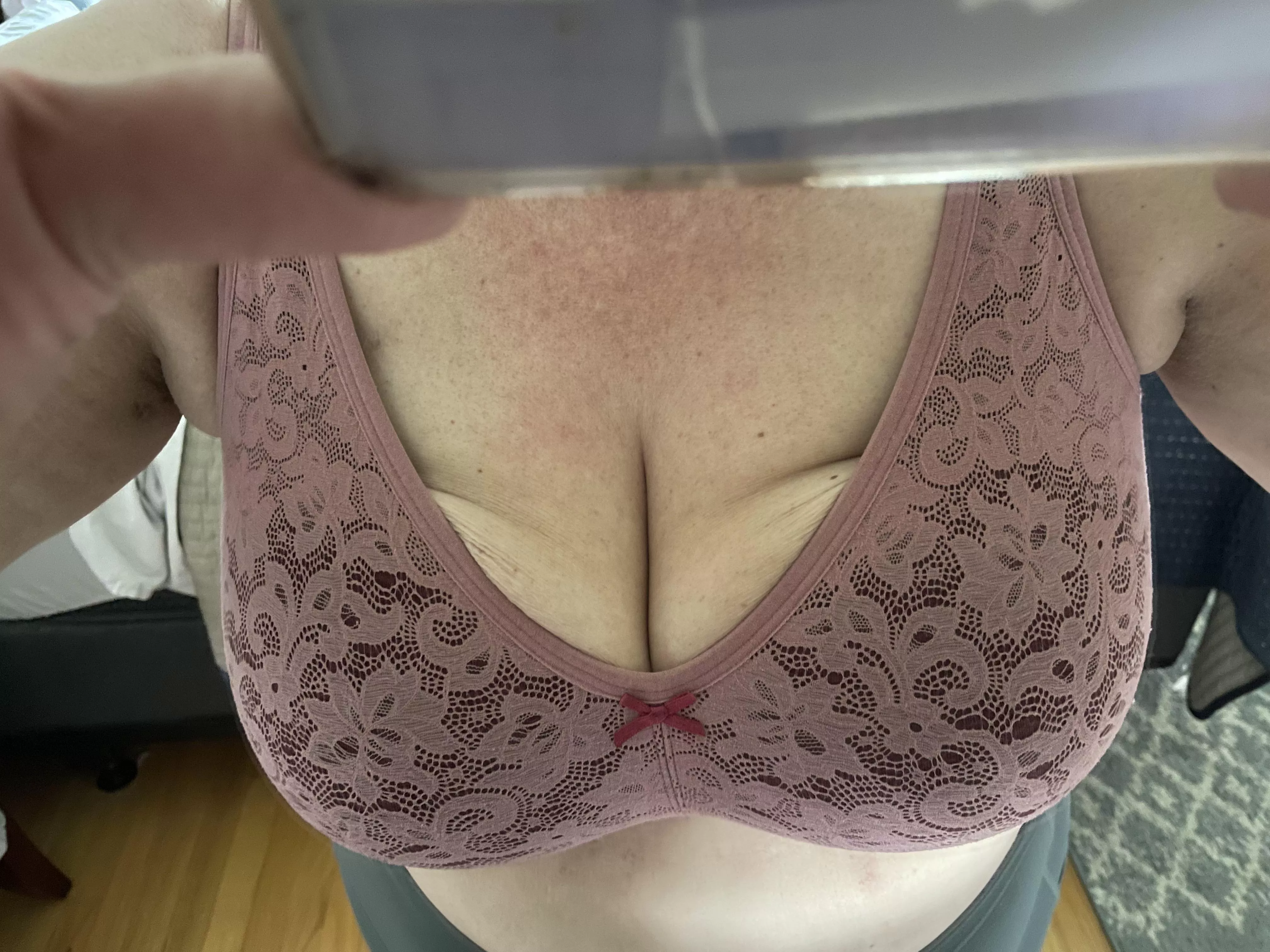 Hubby likes when I show off !!What do you like to show off ? posted by nghtykpcouple