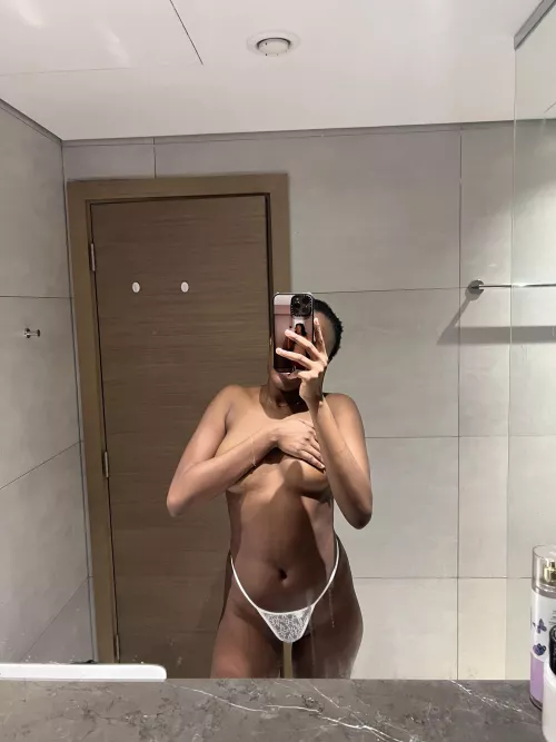 I heard guys love body like mine by Nakso