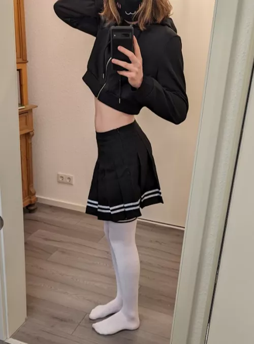 I qute like the black/white combo. What do you guys think? by Hornet100