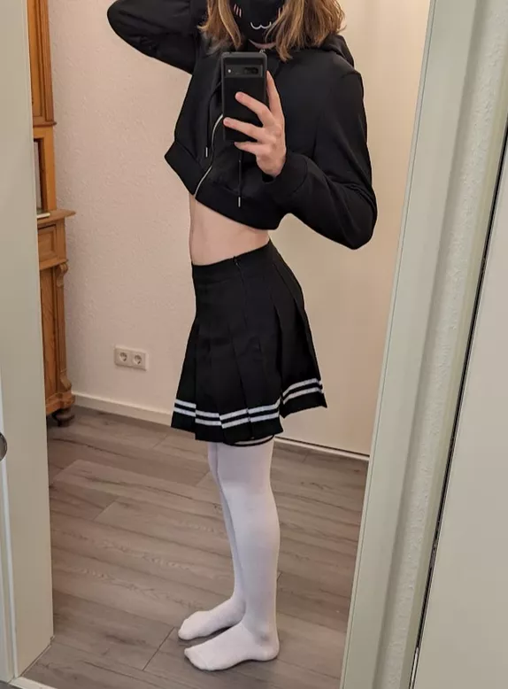 I qute like the black/white combo. What do you guys think? posted by Hornet100