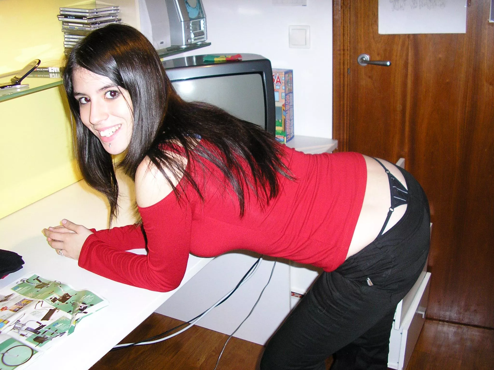 Identity unknown — posting for the background props (early 00s) posted by CaptainCreepjob