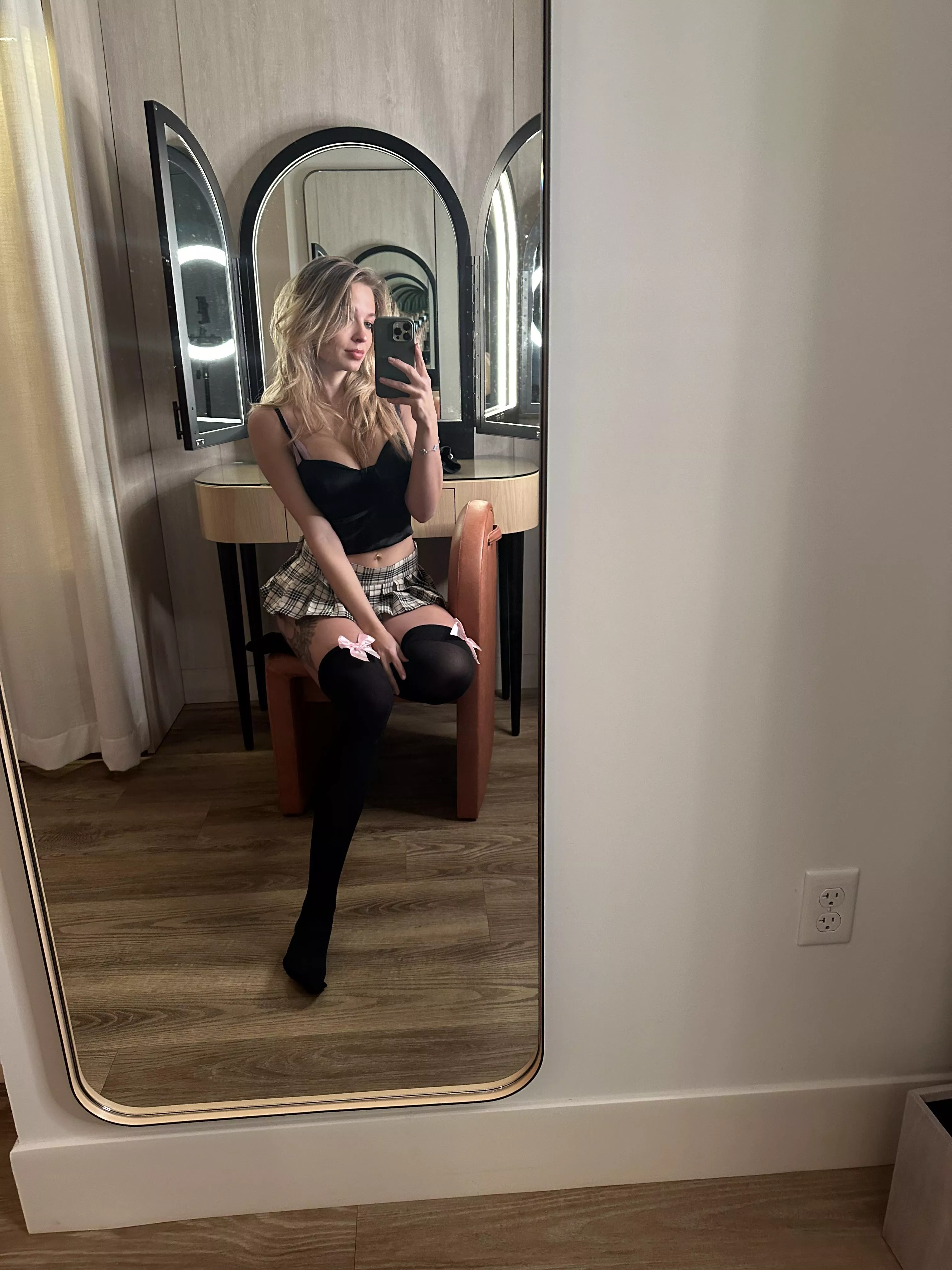 If I would apply as your secretary, would you hire me posted by Amberhayyes