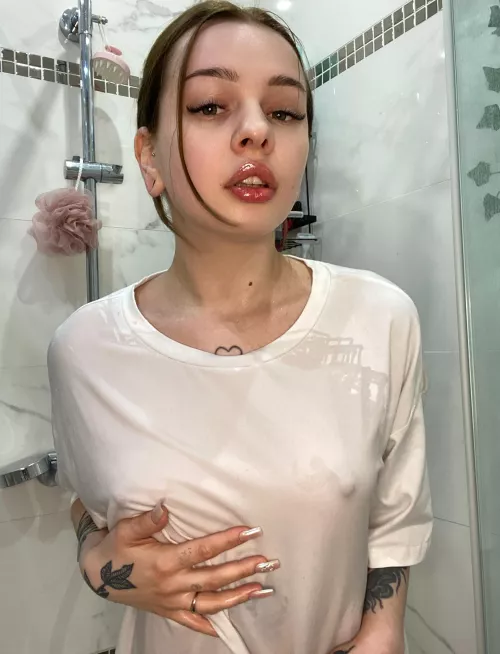 I'm all wet don't be afraid to get me dirty too much by Shimmering_Girl