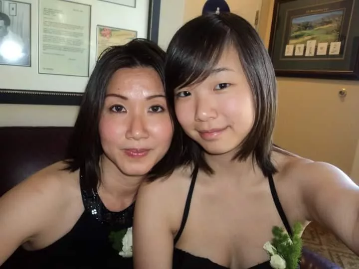 Left or right?  posted by cloudtropicalfruit