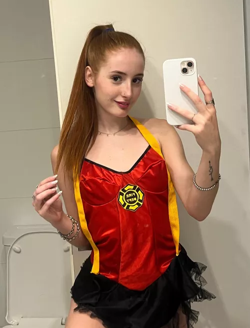 Let's both see how my tits bounce if you fuck me in front of the mirror. by CardenasHn