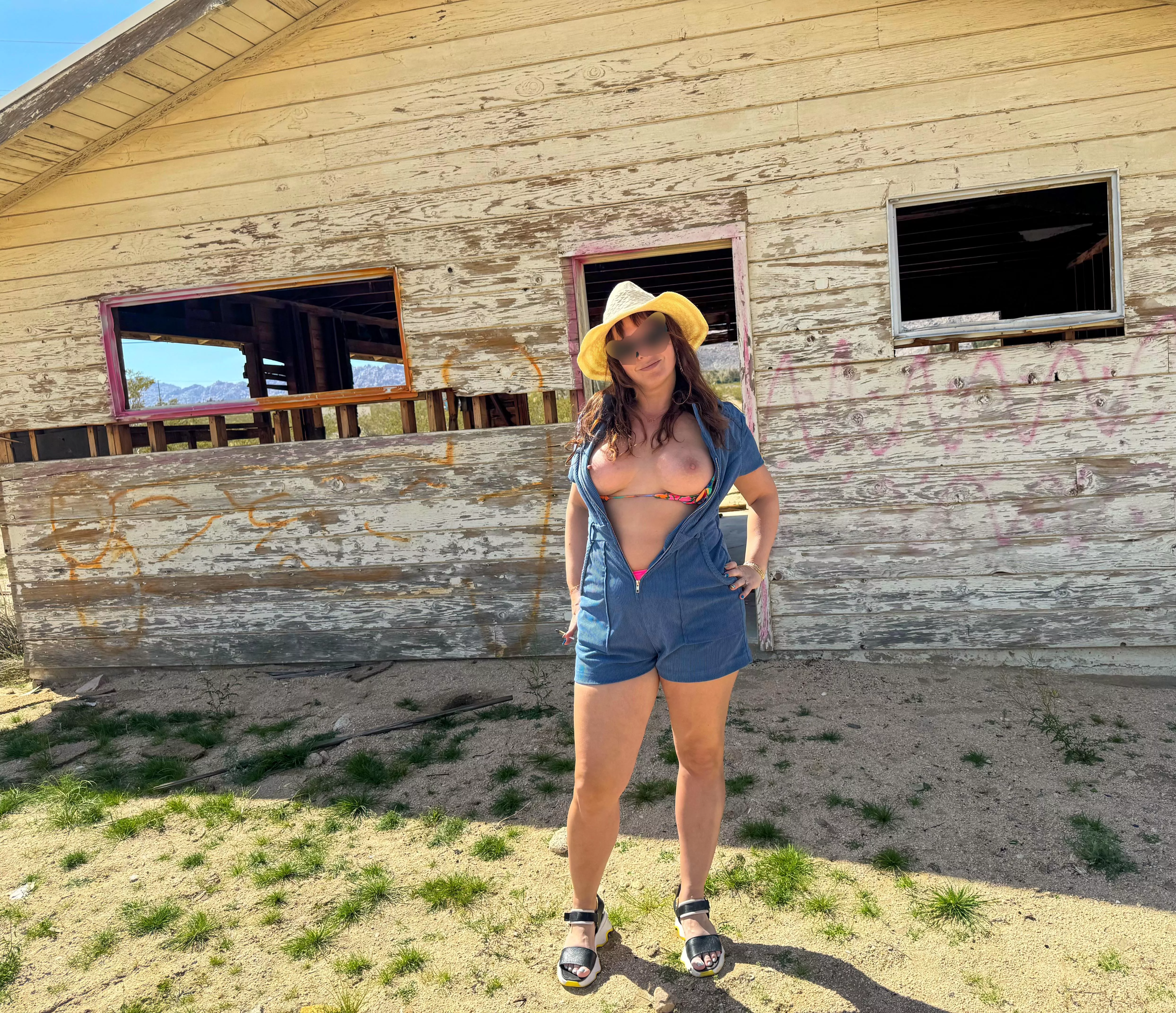 Looking for a cowboy to ride in the desert  posted by Threatlevelmiddnite