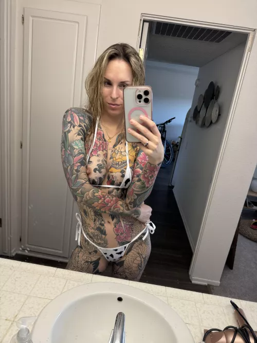 Nip slip Sunday  by kuzagirl