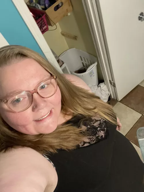 Pretty eyes and thick thighs❤️❤️ by sweet_bbwbelle