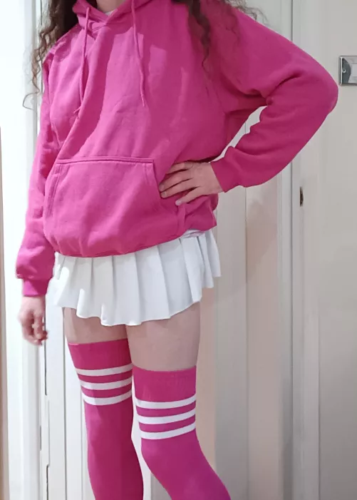 Pretty in pink by twilight_kitsune