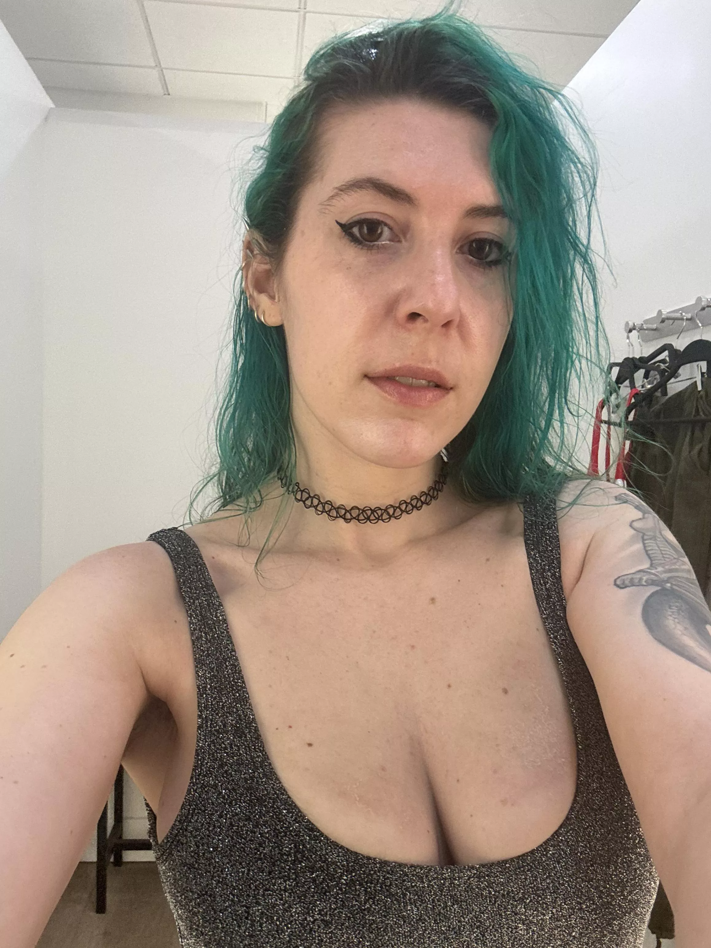 Sparkly cleavage posted by sirenskiss3