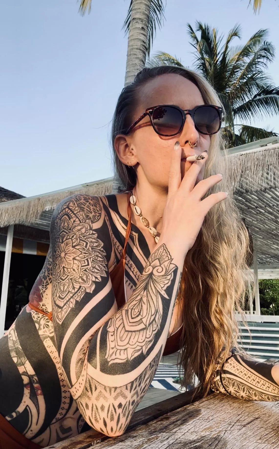 Sunset vibes and nicotine highs posted by owl_emma