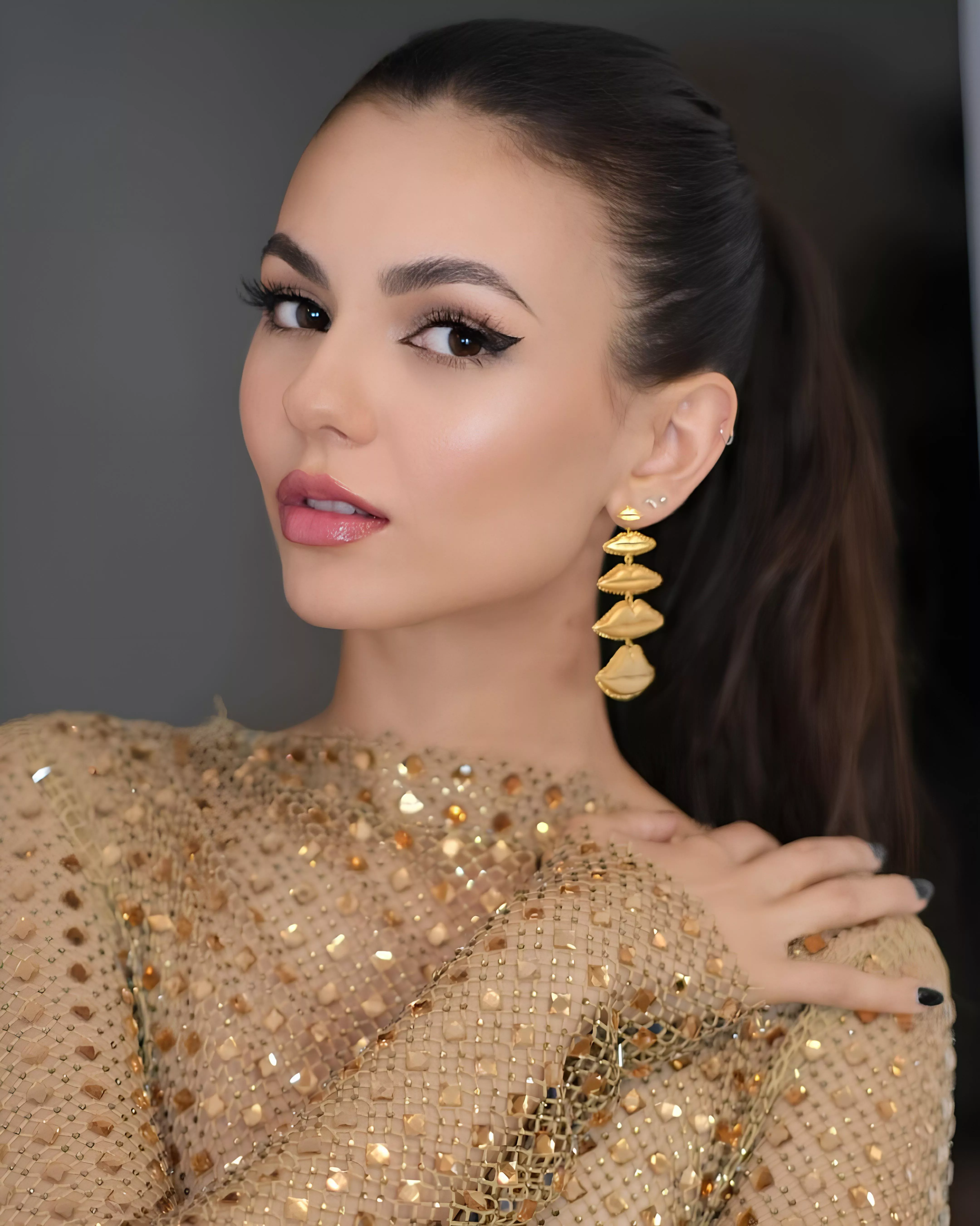 Victoria Justice posted by Ken789gh