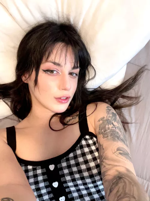 was trying to do something cute and sexy at same time by PikachuLovet