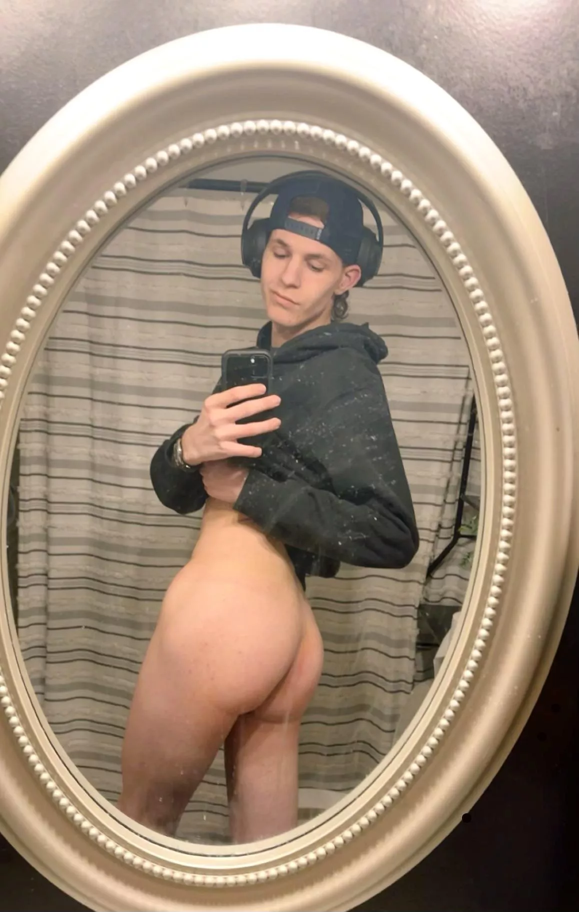 19, Am I breedable? 🤤 posted by ScreenshotNBreedable