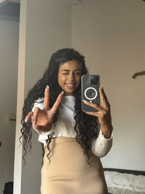 Am I hot to you ? by alisha_xxxx