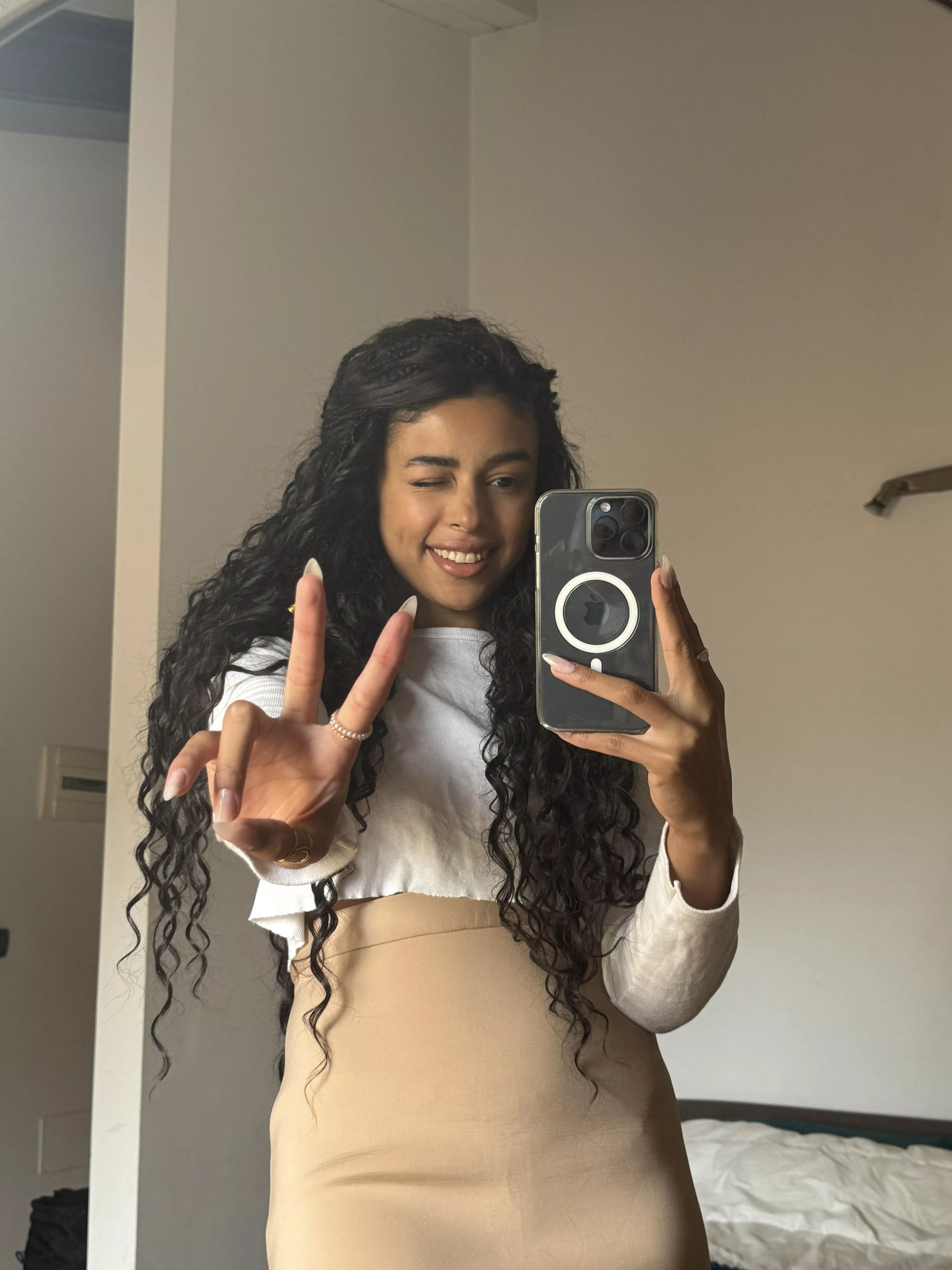 Am I hot to you ? posted by alisha_xxxx