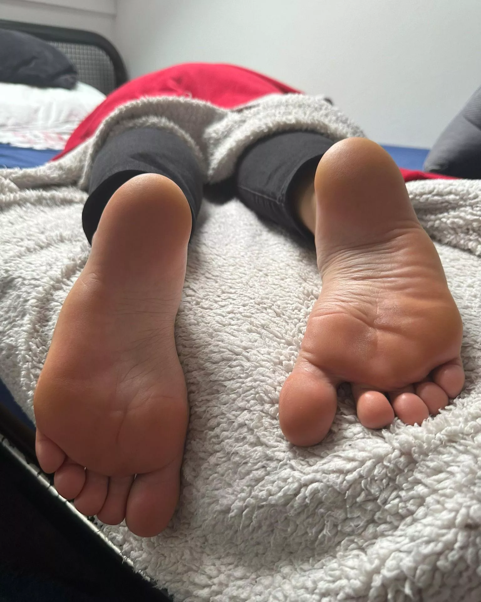 Aw, look at these sweet soles, just waiting to be admired 😍 What would you do to wake them up? posted by Pixiesoles23_