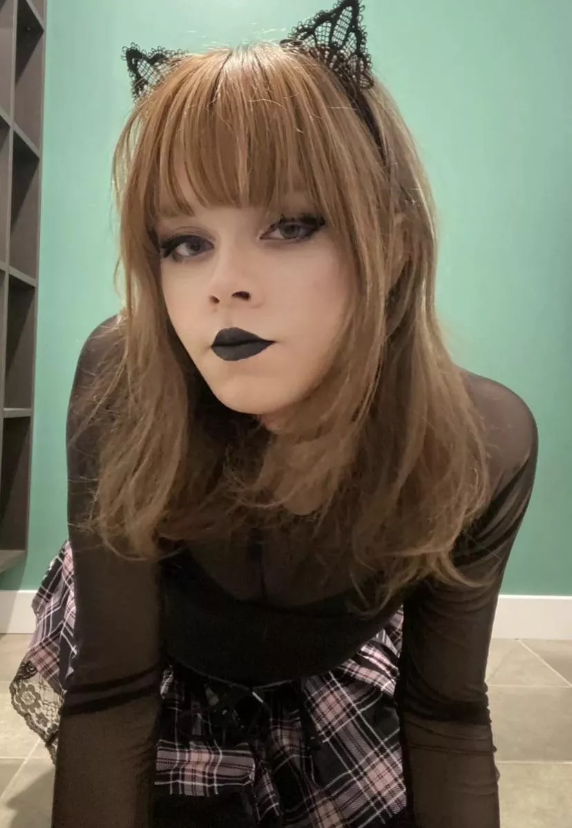 Boys when they figure out they look better as a girl🖤 posted by Dry-Apple2493