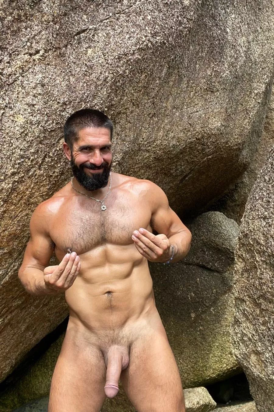 Come to suck it between the rocks posted by bulltovichok