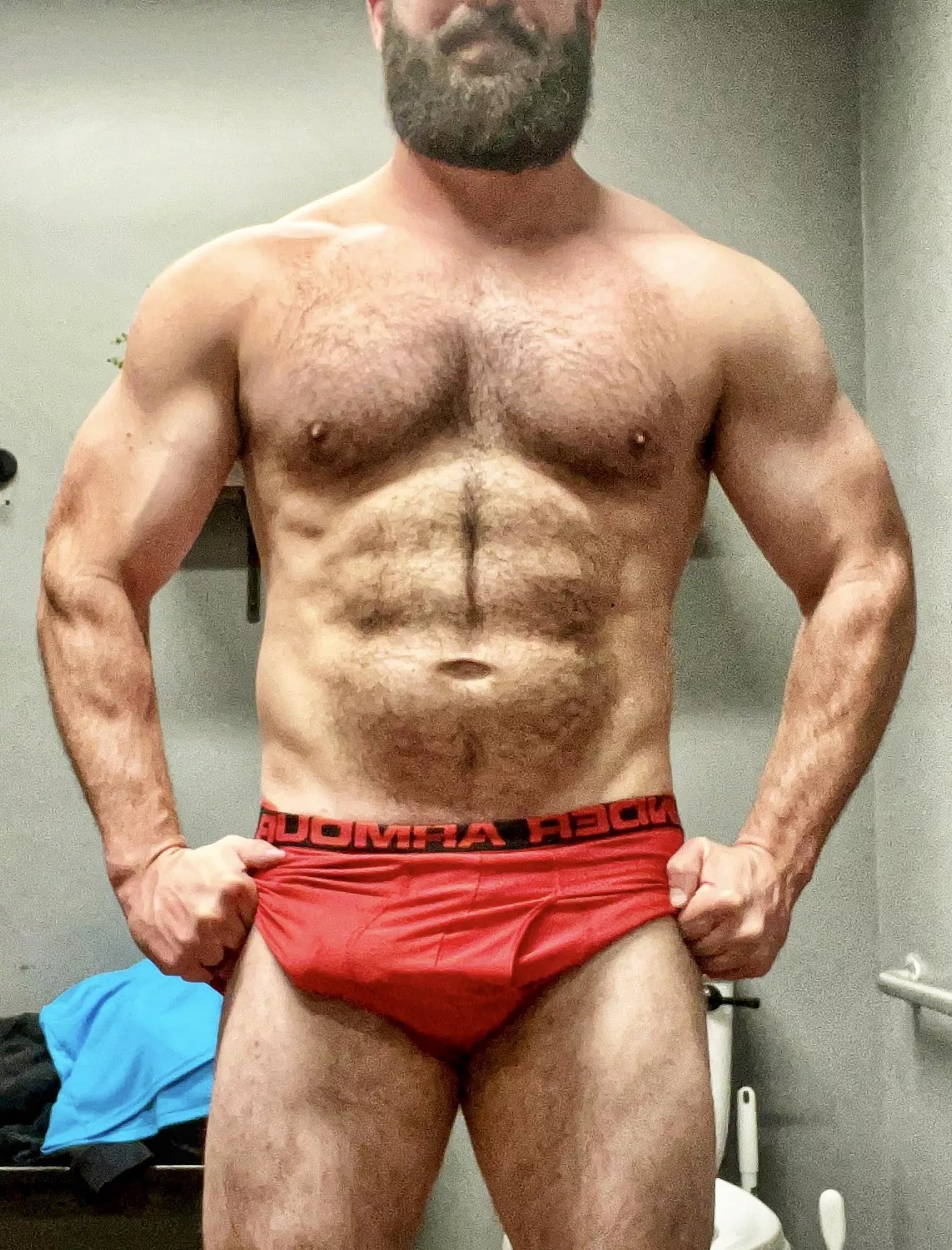 Do you like 41 yo dads? posted by Hunghero116