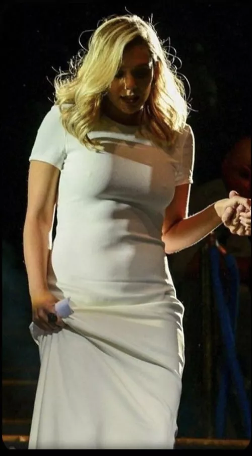 Elizabeth olsen😍 by Careful-Weird5614