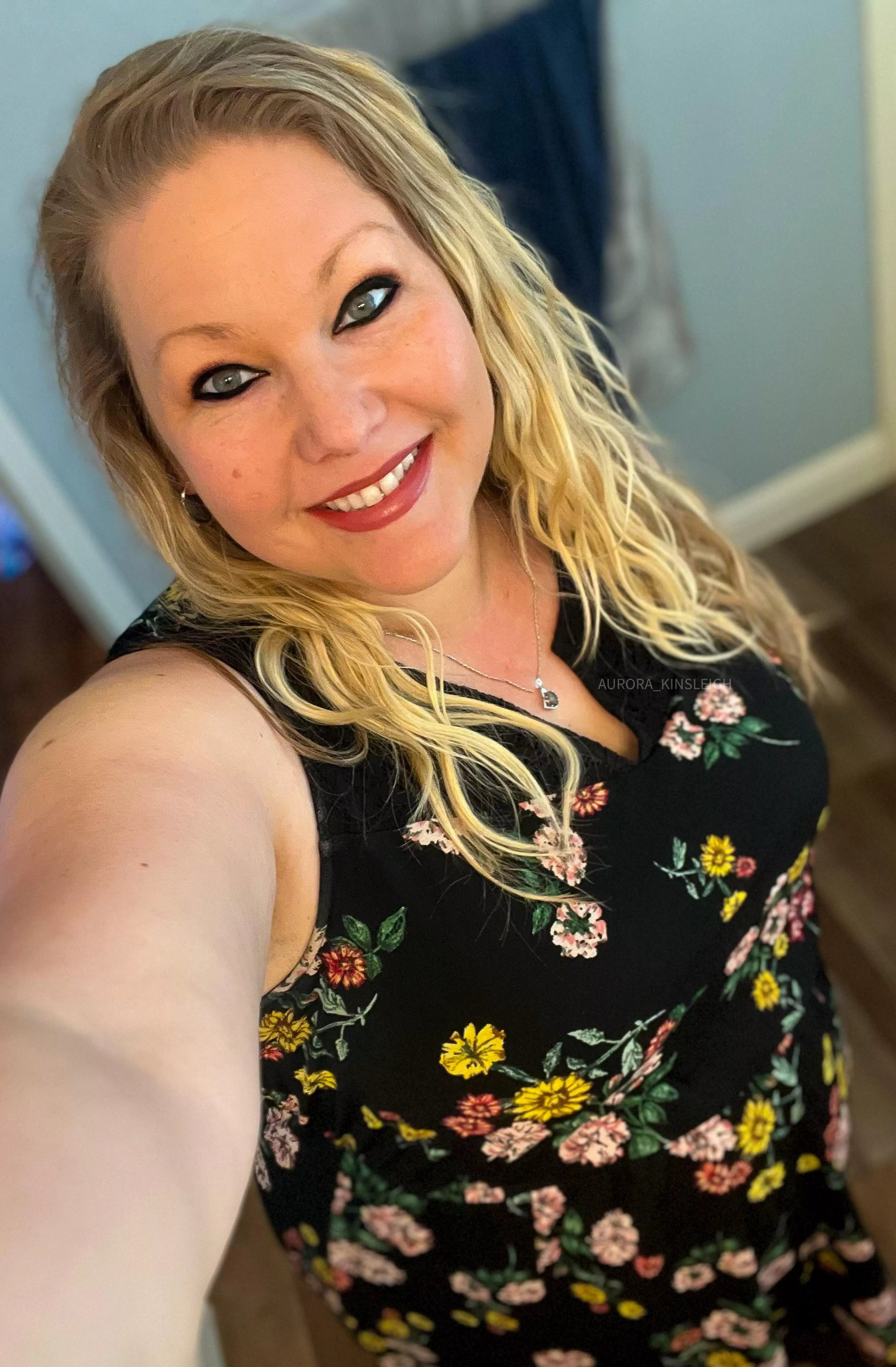 Happy Monday World posted by AuroraKinsleigh