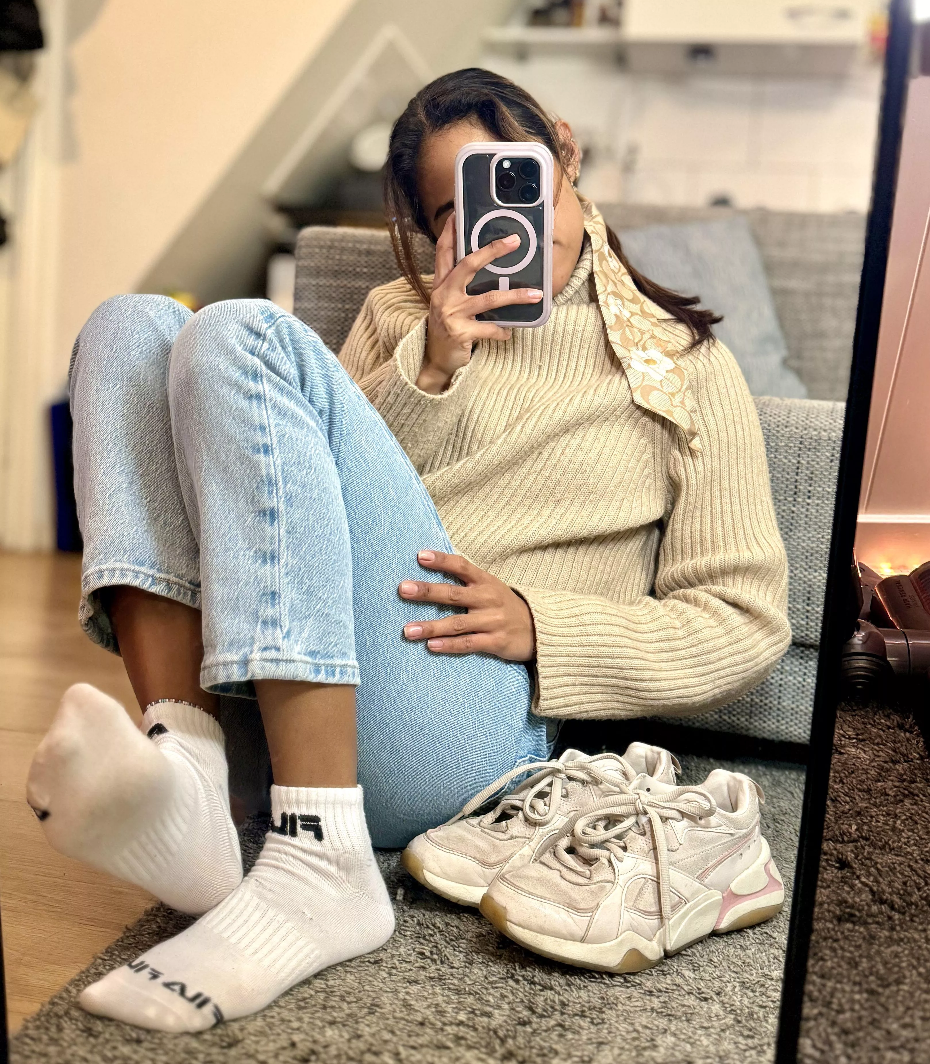 Hey, it's me 🥰 posted by isa_stillsinning